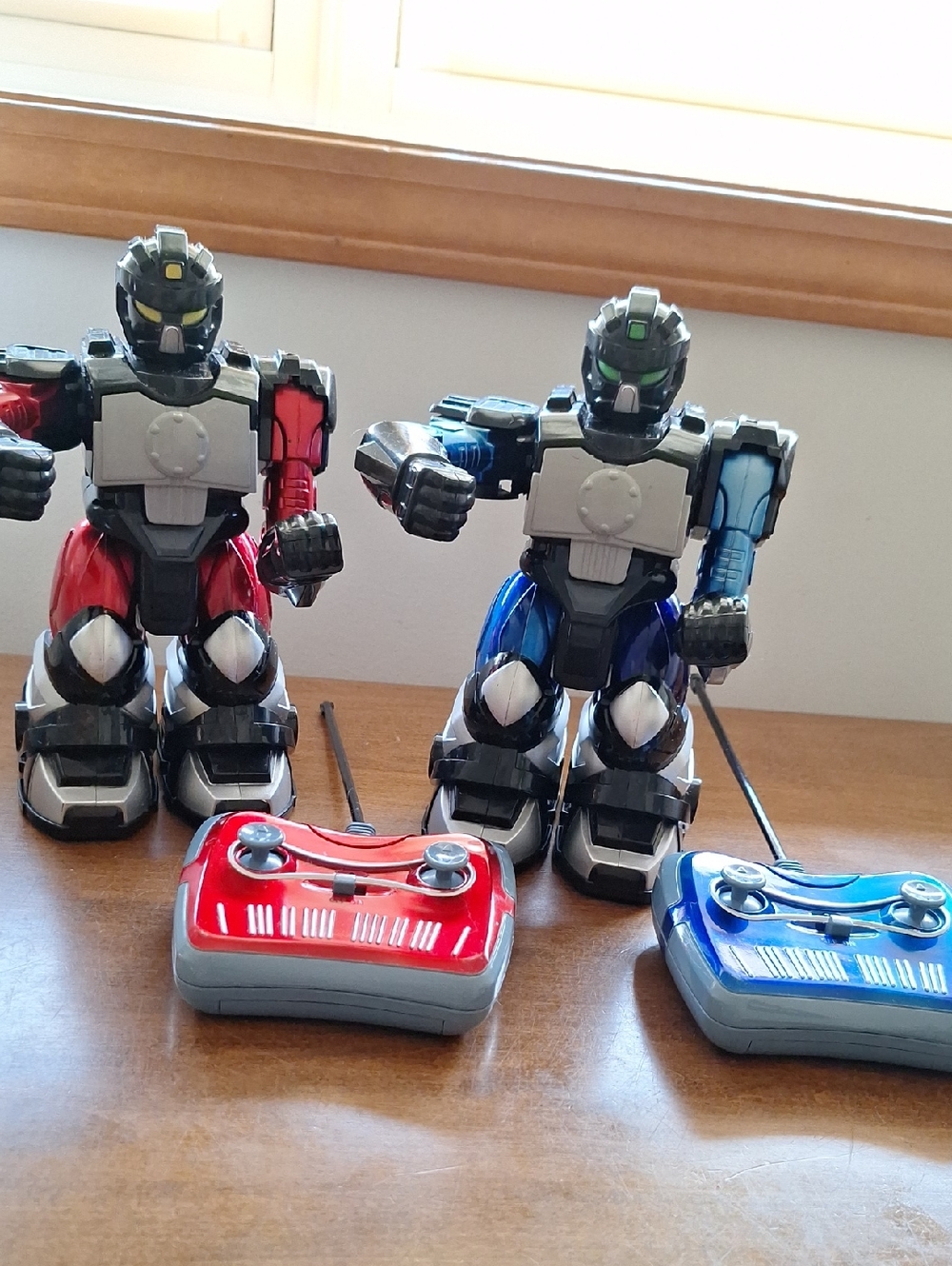 Sharper Image Red & Blue Remote Control Robot Duo